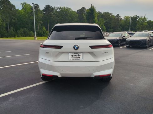 Certified 2026 BMW iX xDrive60 image 9