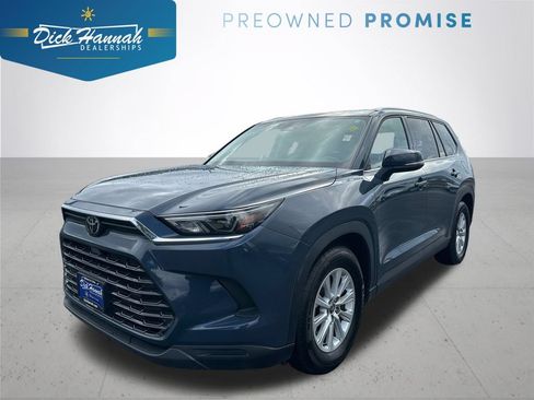 Used 2025 Toyota Grand Highlander AWD image 1
