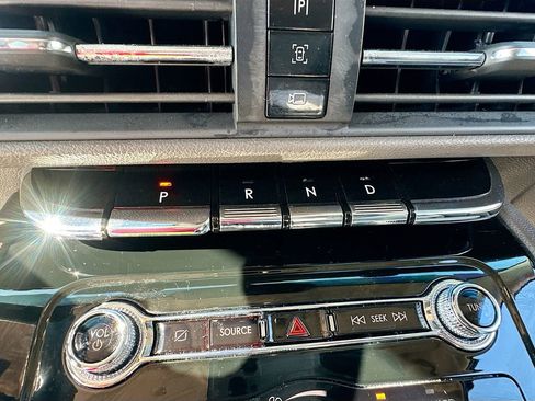 Used 2022 Lincoln Corsair FWD image 16
