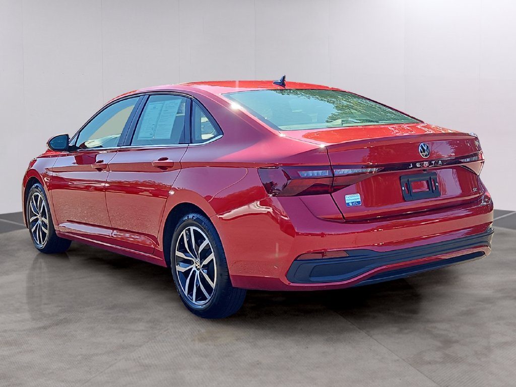 Certified 2026 Volkswagen Jetta SE FWD image 6
