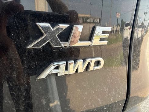 Used 2021 Toyota RAV4 XLE AWD/4WD image 10