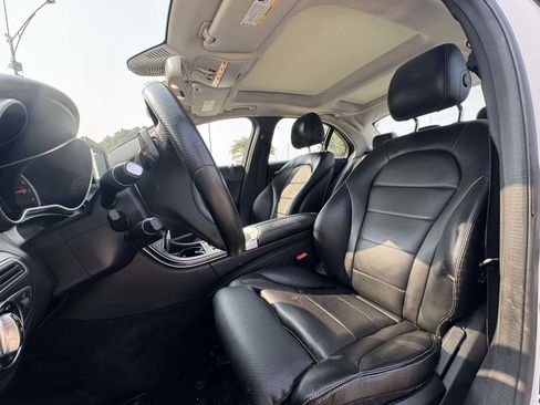 Used 2021 Nissan Versa SV image 34