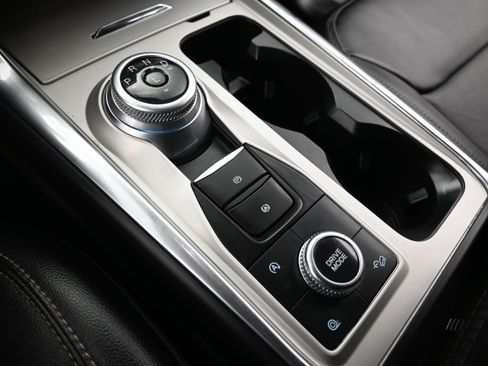 Used 2023 Ford Explorer Limited AWD/4WD image 18