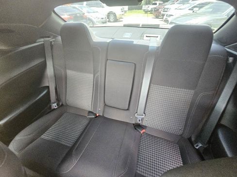 Used 2015 Dodge Challenger R/T w/ Quick Order Package 28B R/T RWD image 27