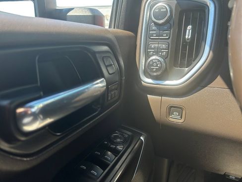 Used 2022 GMC Sierra 3500 SLT w/ SLT Preferred Package AWD/4WD image 19