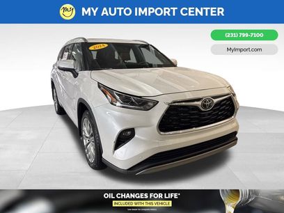 Used 2024 Toyota Highlander Platinum