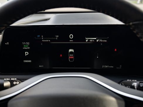 Used 2024 Nissan Ariya AWD image 12