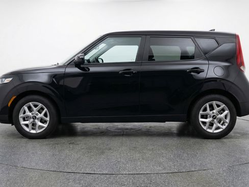 Used 2025 Kia Soul LX w/ LX Technology Package image 5