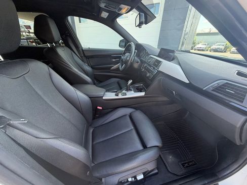 Used 2018 BMW 340i xDrive Sedan w/ Premium Package image 19