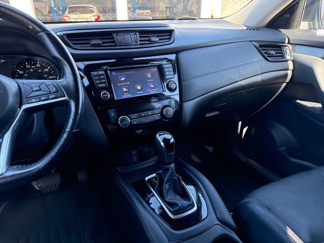 Used 2017 Nissan Rogue SL w/ SL Premium Package AWD/4WD image 23
