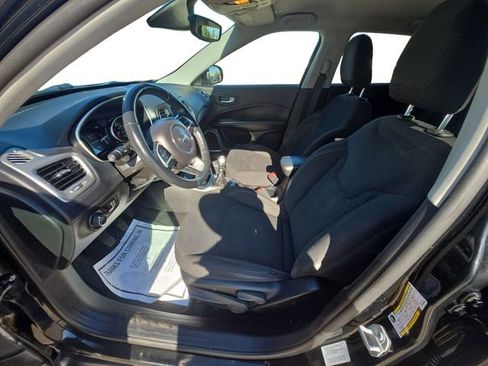Used 2018 Jeep Compass Sport w/ Tech Group FWD image 9