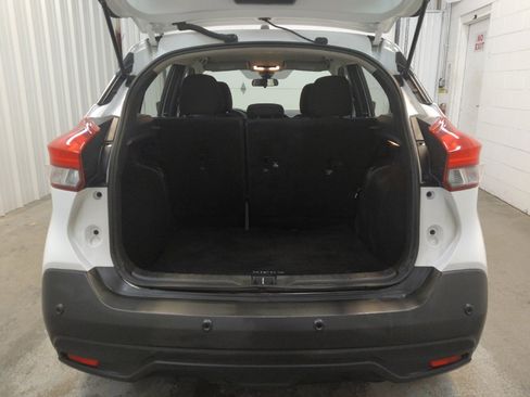 Used 2020 Nissan Kicks S FWD image 29