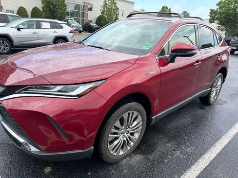 Used 2021 Toyota Venza XLE w/ Softex Package AWD/4WD image 4