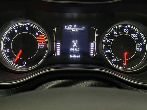 Used 2021 Jeep Cherokee Latitude FWD image 23