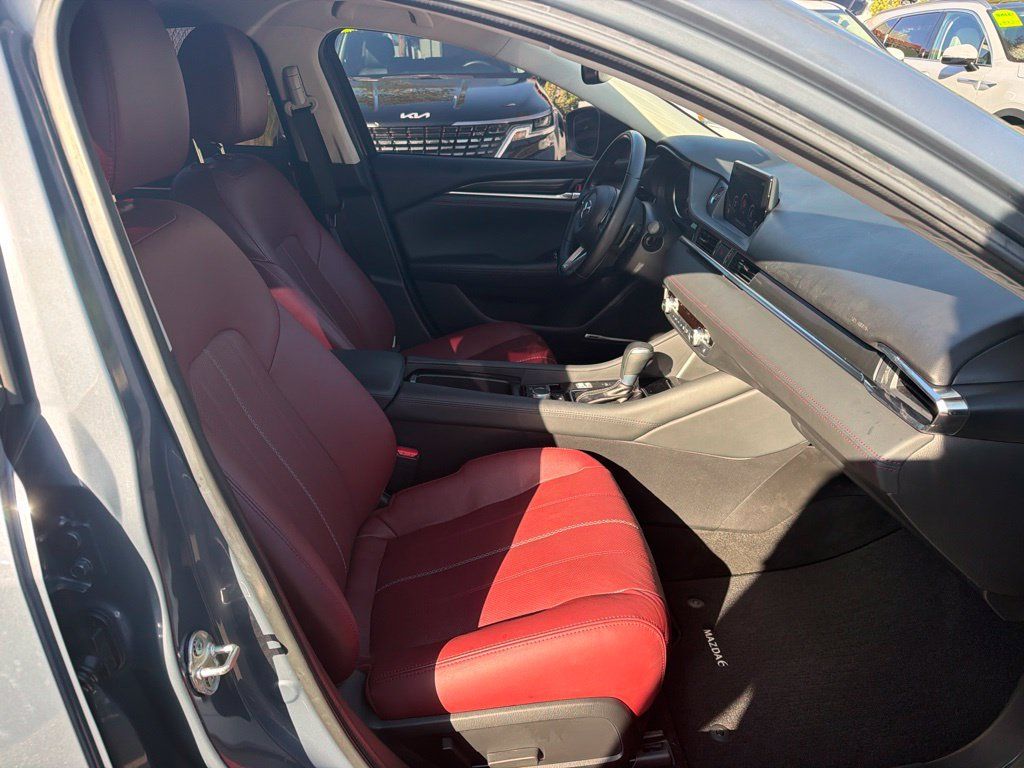 Used 2021 MAZDA MAZDA6 Carbon Edition FWD image 9