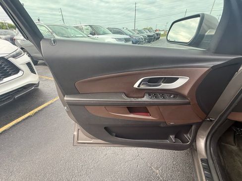 Used 2010 Chevrolet Equinox LT image 11