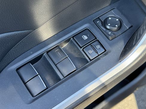 Used 2020 Toyota RAV4 XLE Premium image 24