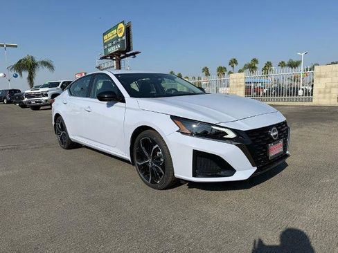 New 2025 Nissan Altima 2.5 SR image 1