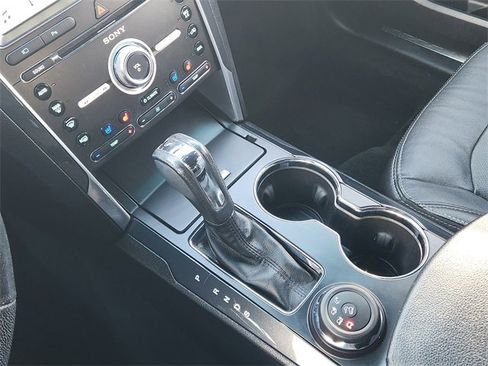 Used 2017 Ford Explorer Limited image 24