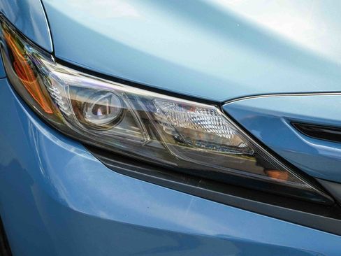 Used 2024 Toyota Camry SE w/ Cold Weather Package FWD image 8