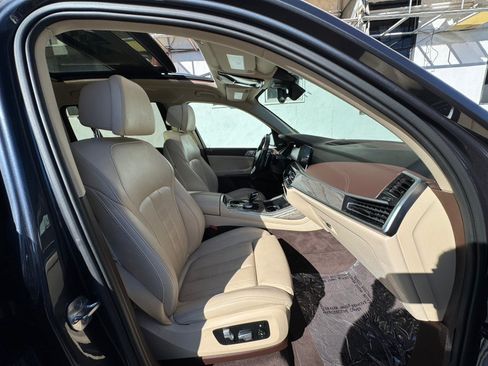 Used 2019 BMW X7 xDrive50i w/ Premium Package AWD/4WD image 10