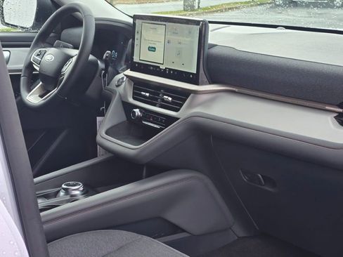 New 2026 Ford Explorer Active image 7