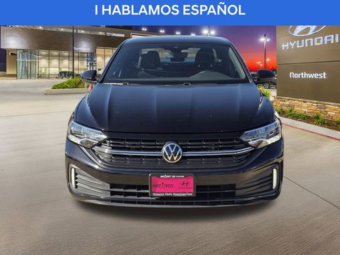 Used 2022 Volkswagen Jetta Sport image 5