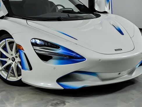 Used 2021 McLaren 720S Spider RWD image 3