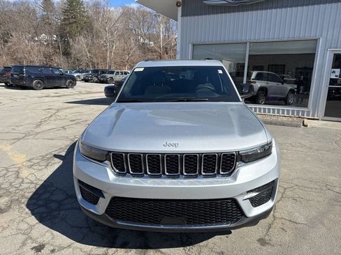 New 2025 Jeep Grand Cherokee Laredo X w/ Luxury Tech Group I image 2