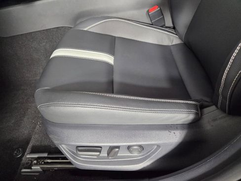 Used 2025 Toyota Camry SE w/ Convenience Package FWD image 12