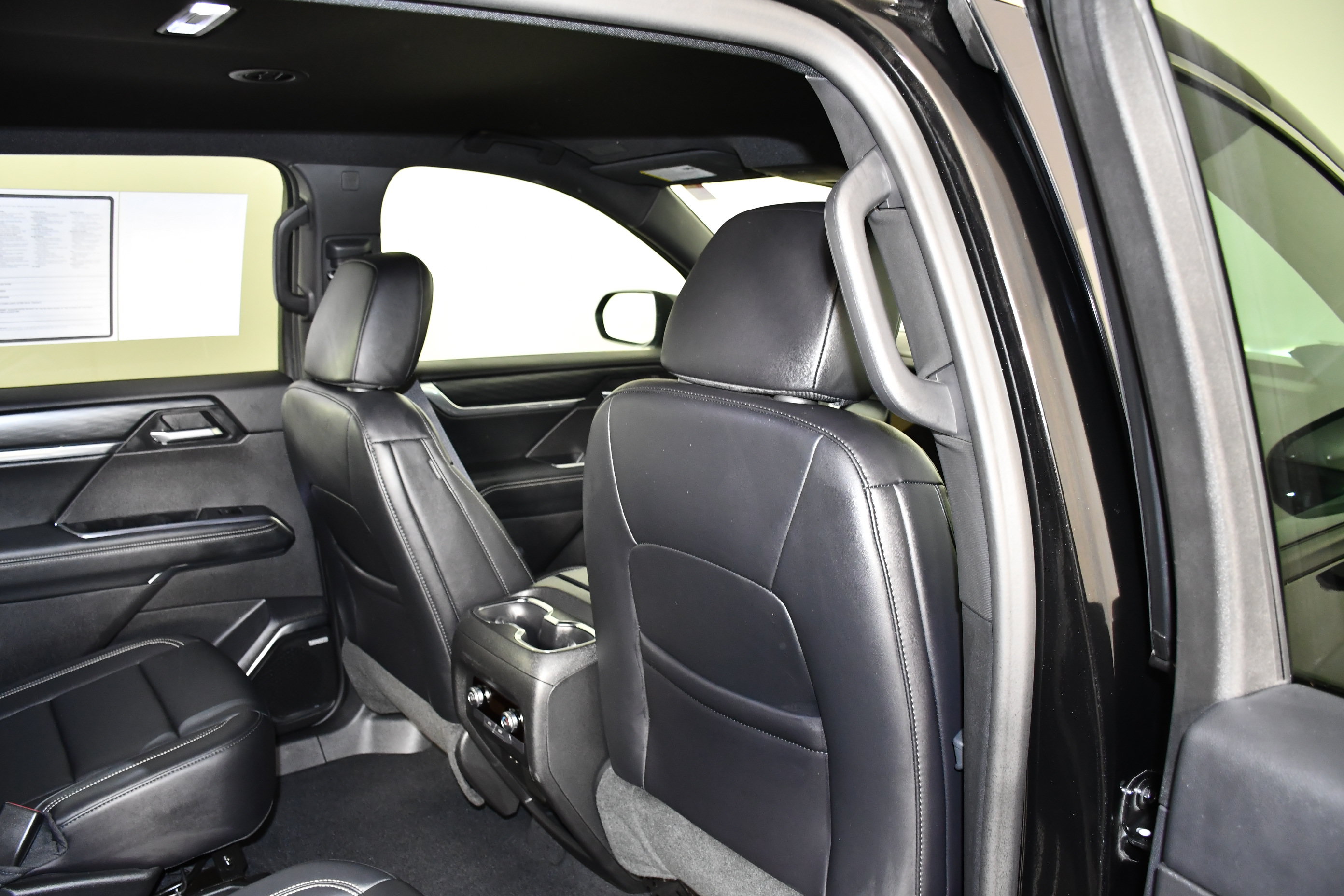 Used 2026 GMC Acadia Elevation w/ Elevation Premium Package AWD/4WD image 43