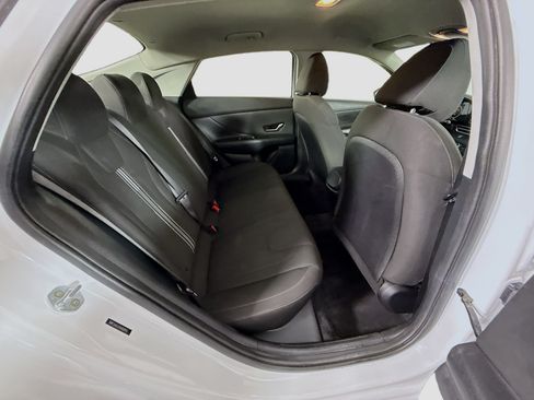 Used 2022 Hyundai Elantra SEL w/ Convenience Package FWD image 27