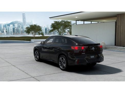 New 2026 BMW X2 xDrive28i w/ Technology Package image 2