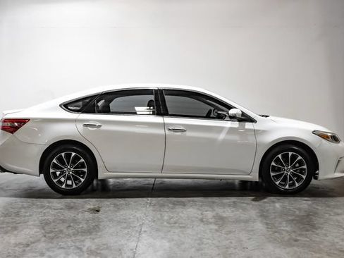 Used 2016 Toyota Avalon XLE FWD image 11