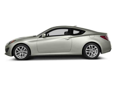 Used 2013 Hyundai Genesis 2.0T RWD image 3