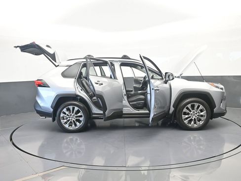Used 2025 Toyota RAV4 Limited AWD/4WD image 81