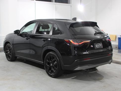 Used 2025 Honda HR-V Sport image 5
