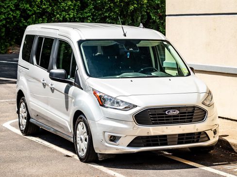 Used 2021 Ford Transit Connect XLT FWD image 11