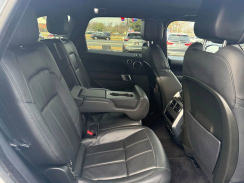 Used 2019 Land Rover Range Rover Sport SE image 44