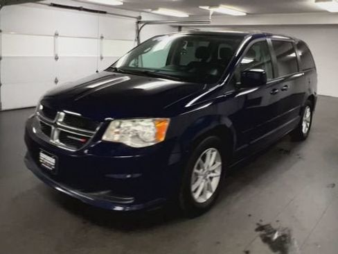 Used 2016 Dodge Grand Caravan SXT w/ Rear Park Assist Package FWD image 4