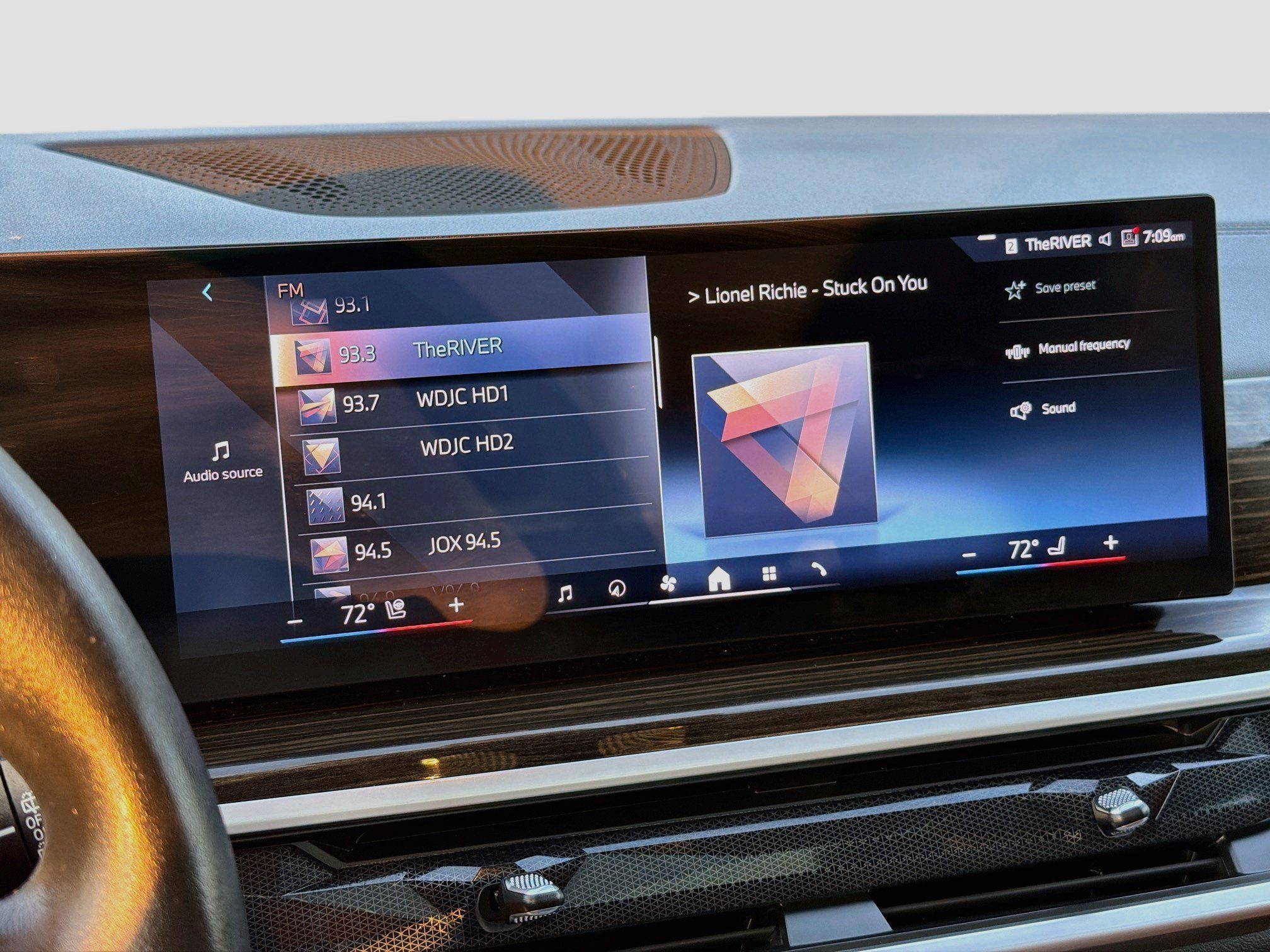 Used 2024 BMW X7 xDrive40i w/ Premium Package AWD/4WD image 15