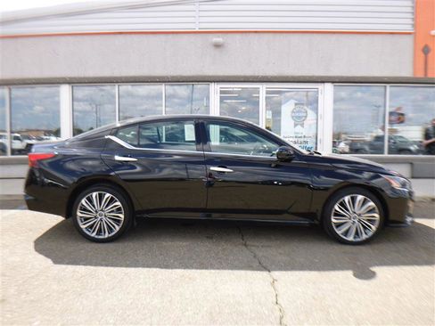 Used 2024 Nissan Altima 2.5 SL AWD/4WD image 4