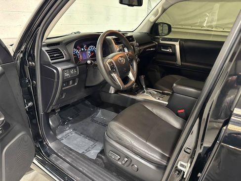 Used 2016 Toyota 4Runner Limited AWD/4WD image 29