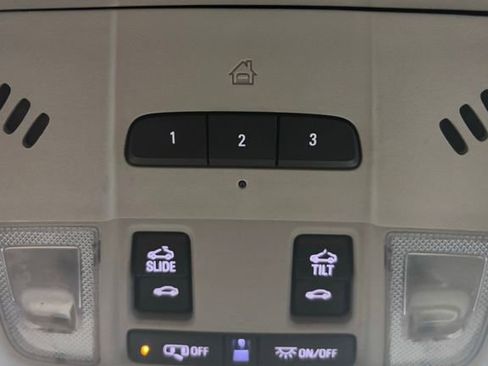 Used 2020 Buick Enclave Essence image 36