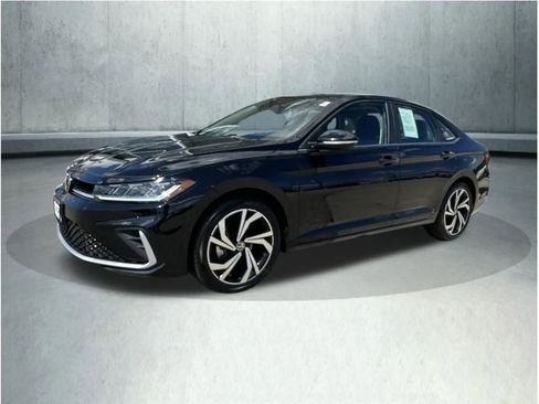 Used 2025 Volkswagen Jetta SEL FWD image 1
