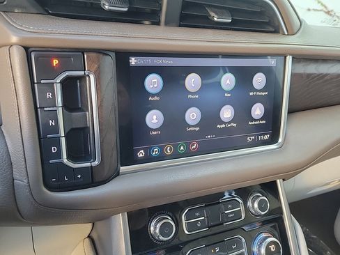 Used 2021 GMC Yukon Denali w/ Denali Premium Package image 22