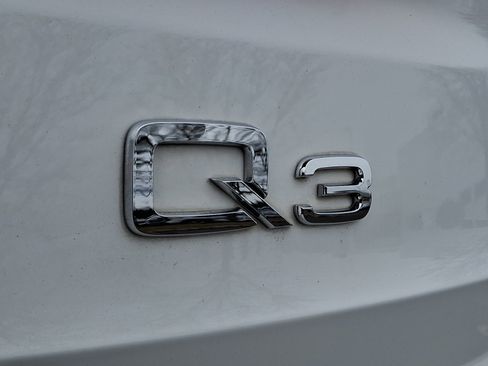 Used 2020 Audi Q3 2.0T Premium w/ Convenience Package image 31