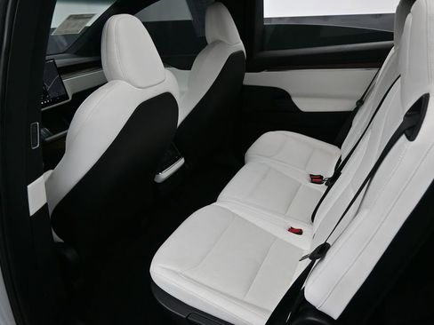 Used 2023 Tesla Model X image 28