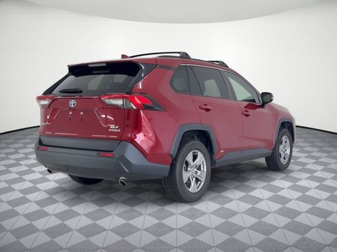 Used 2022 Toyota RAV4 XLE w/ Convenience Package AWD/4WD image 9