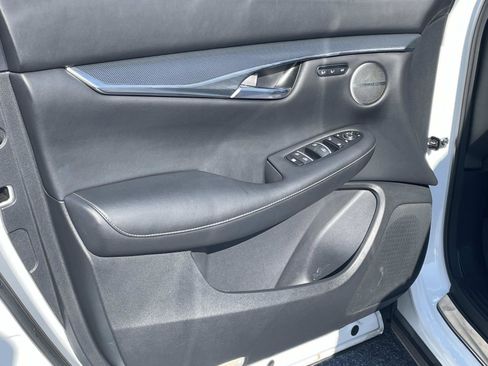 Used 2024 INFINITI QX50 Sport image 12